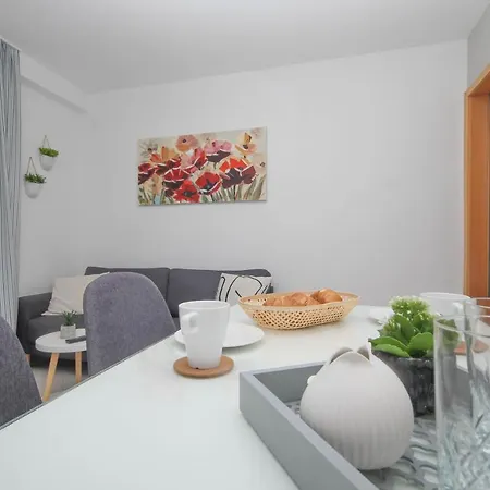 Apartment Family Petrov Vodice