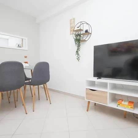 Family Petrov Apartment Vodice