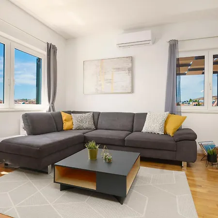 Family Petrov Vodice