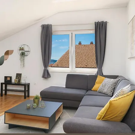 Family Petrov Apartman *