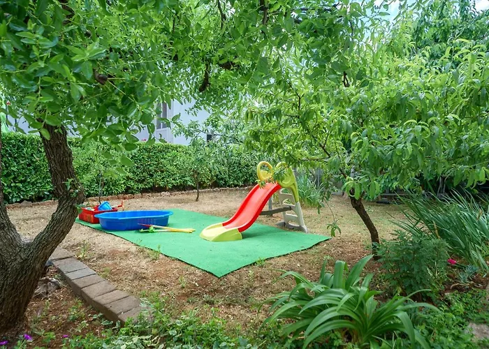 Family Petrov Apartamento Vodice